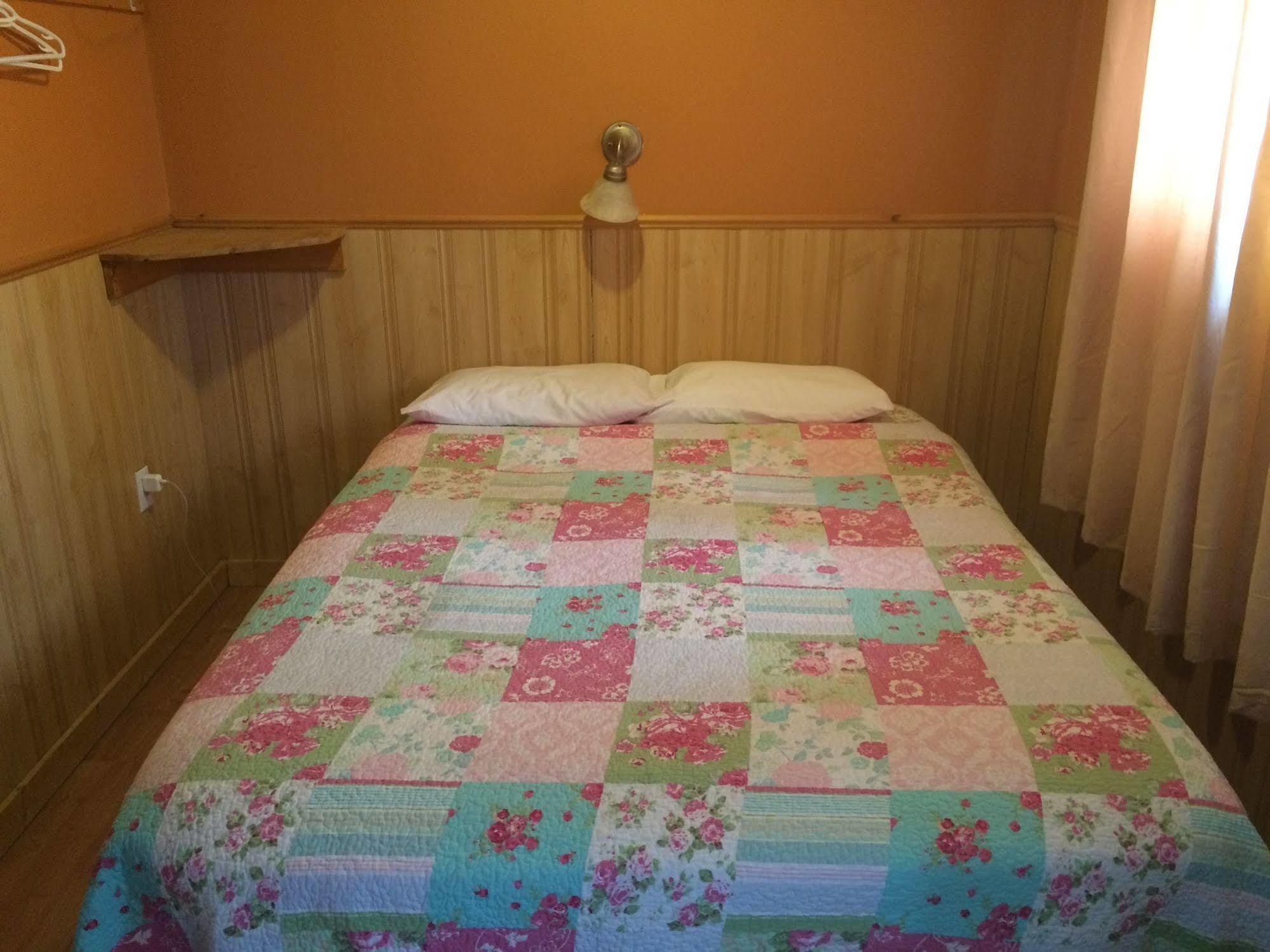 Fort Motel Fort Macleod Exterior foto
