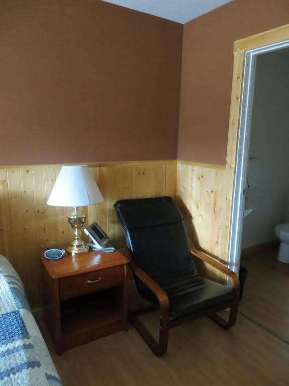 Fort Motel Fort Macleod Exterior foto